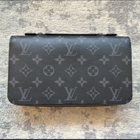 LV Zippy XL - Monogram Eclipse (Discontinued) - Picture 1 of 8
